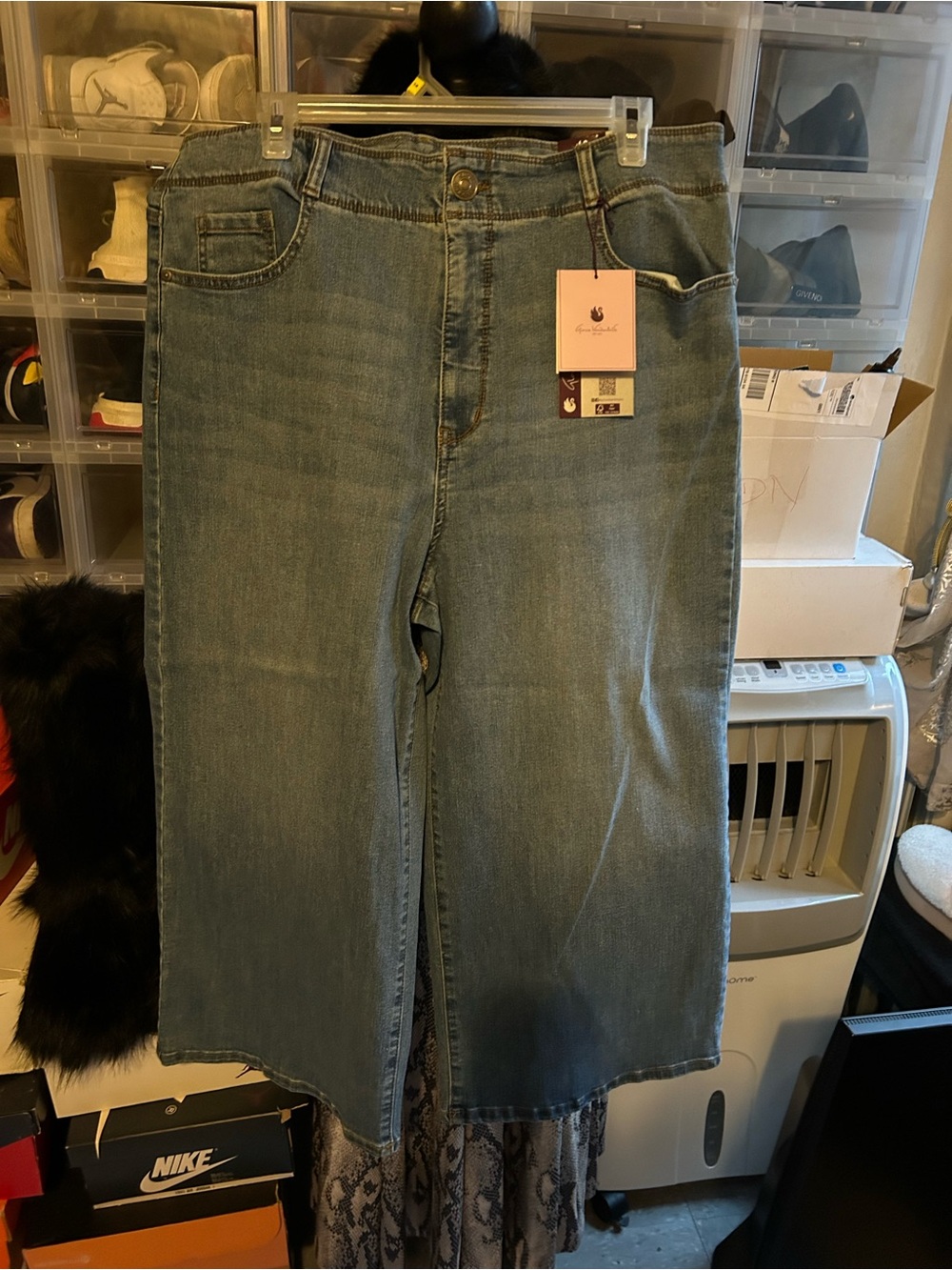 Gloria Vanderbilt Light Blue Cropped Wide-Leg Jeans